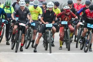 Jacobs Agita o Fim de Semana com Disputas no Tênis e Mountain Bike - 7