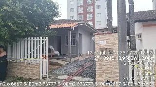 Incêndio atinge quitinete e deixa jovem ferido por inalação de fumaça  - 6