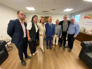 Presidente do Sindilojas Brusque reforça demandas regionais em agenda com governador Jorginho Mello - 1