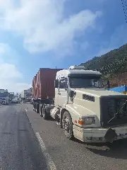 Engavetamento com cinco veículos é registrado na Antônio Heil - 1