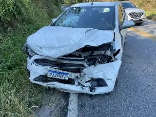 Colisão entre veículos deixa feridos na SC-108, entre Brusque e São João Batista - 2