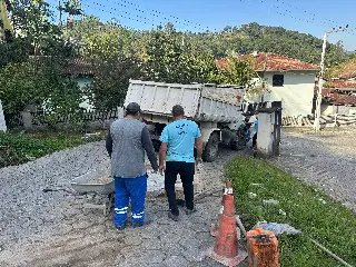 Via no Azambuja passa por recuperação do calçamento - 1