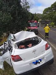 Colisão frontal entre carro e caminhão deixa três mortos em SC - 1