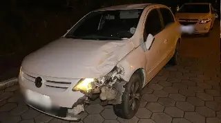 Carro com placas de Brusque colide contra boi em São João Batista - 1