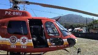 Idosa é levada de helicóptero ao hospital após colisão entre bicicleta e carreta - 2