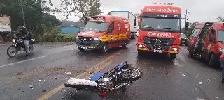 Casal fica gravemente ferido e moto destruída em acidente em SC - 1