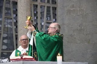 Paróquia São Luís Gonzaga acolhe 62 novos Ministros Extraordinários da Sagrada Comunhão - 7