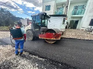 Mais uma rua é concluída pelo Programa de Pavimentação Comunitária - 3
