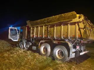 Polícia persegue e apreende caminhão com 7 toneladas de camarão e cigarros - 2
