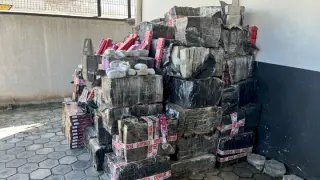 Caminhão com quase 4 toneladas de maconha é parado na SC-108 - 1
