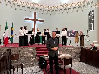 Concerto com coro italiano lota Igreja Luterana e emociona público - 8