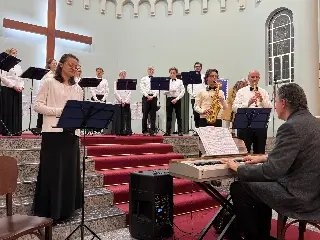 Concerto com coro italiano lota Igreja Luterana e emociona público - 6
