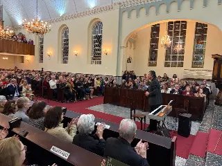 Concerto com coro italiano lota Igreja Luterana e emociona público - 3