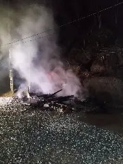 Bombeiros agem rápido e evitam que fogo se alastre - 1