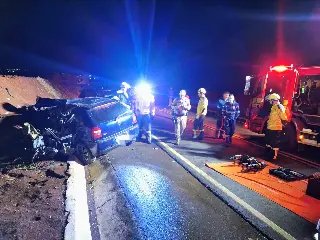 Motorista morre após bater de frente com carreta - 2
