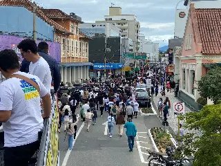 Marcha para Jesus reúne 6 mil em celebração e fé em Brusque - 4