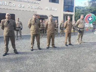 Cerimônia do 18º BPM celebra promoções e homenagens a policiais - 3
