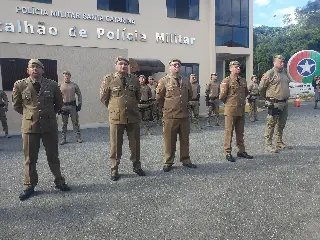 Cerimônia do 18º BPM celebra promoções e homenagens a policiais - 5