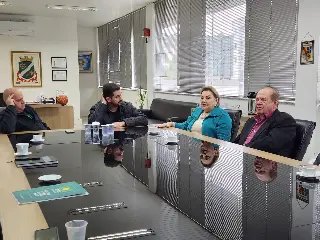 Reunião entre poder público e empresários discute construção de teatro em Brusque - 2