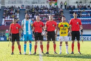 Quadricolor sofre virada nos acréscimos e é derrotado pelo Londrina - 9
