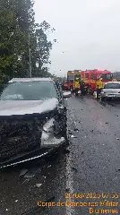 Colisão entre dois carros deixa quatro pessoas feridas - 1