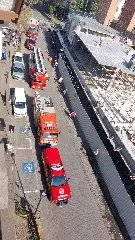 Incêndio em edifício mobiliza bombeiros; sem feridos - 1