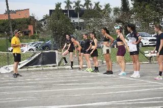 Atletismo coroa campeões e quartas de final do futsal são definidas nos Comunitários - 2