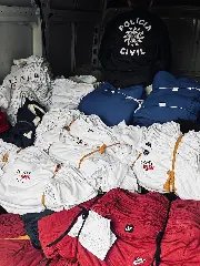 (VÍDEO) Operação em Brusque apreende R$ 2 milhões em roupas falsificadas - 4