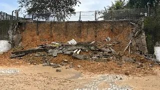 (VÍDEO) Moradores cobram solução após muro de 6 metros desabar em condomínio - 1