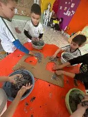 (VÍDEO) Alunos do Pré II transformam pesquisa escolar em lição de sustentabilidade - 8