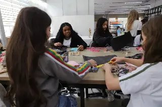 UNIFEBE recebe alunas do Oscar Maluche em projeto de costura - 1