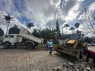 Via de paralelepípedo no Jardim Maluche passa por revitalização - 1