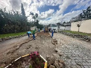 Via de paralelepípedo no Jardim Maluche passa por revitalização - 3