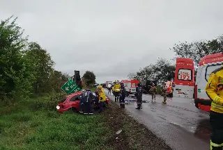 Casal morre preso às ferragens após acidente em SC - 2