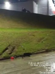 (VÍDEO) Carro cai no rio Itajaí-Mirim durante a noite em Brusque - 1