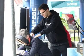 Sábado Fácil proporciona entretenimento para população na praça Barão de Schneeburg - 8