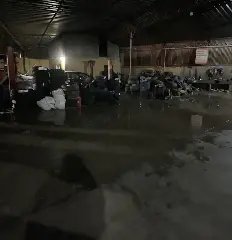 Proprietário tenta combater fogo, mas falha e vê veículo ser destruído - 1