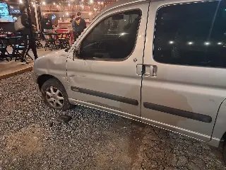 (VÍDEO) Jovens são socorridas após colisão na Primeiro de Maio - 1