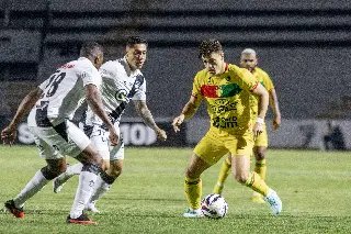 Brusque segura até o fim, mas cai em pênalti decisivo da Ponte Preta - 7