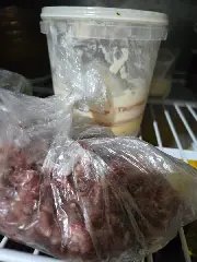 Comida estragada e indícios de pragas resultam na interdição de restaurante em Itajaí - 1
