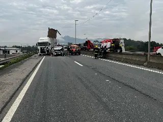 (VIDEO) Bombeiros dão mais detalhes de grave acidente em Indaial - 1