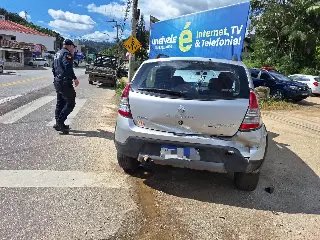 (VÍDEO) Colisão traseira é registrada no bairro Águas Claras - 4