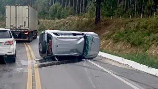 Homem rouba carro, capota e tenta novos assaltos antes de ser preso - 1