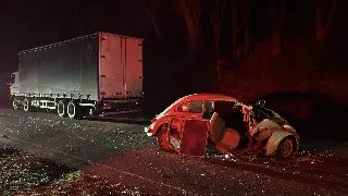 Homem de 73 anos morre após acidente entre Fusca e caminhão - 2