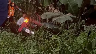 (VÍDEO) Impacto foi tão violento que arremessou motorista para fora do carro - 1
