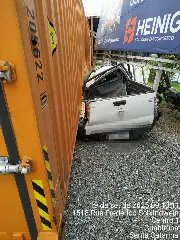 Bombeiros atualizam informações sobre tombamento de carreta - 2
