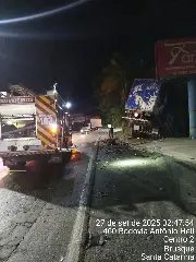 Colisão grave entre caminhonete e caminhão deixa feridos na Rodovia Antônio Heil - 4