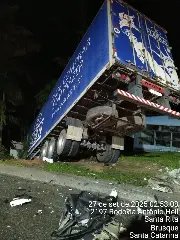Colisão grave entre caminhonete e caminhão deixa feridos na Rodovia Antônio Heil - 2