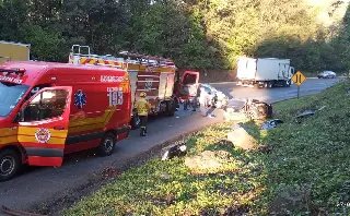 Batida entre carros termina em duas mortes e deixa feridos - 1