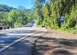 Carro sai da pista, volta para rodovia e causa tragédia - 4